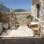 Casa vacanze 1875 Panoramic Stone House Filótion