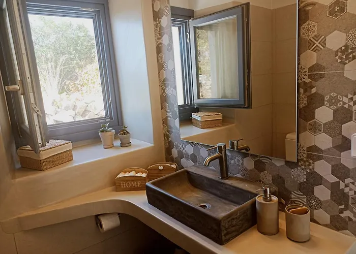 1875 Panoramic Stone House * Filótion