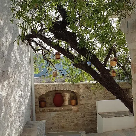 1875 Panoramic Stone House 펜션