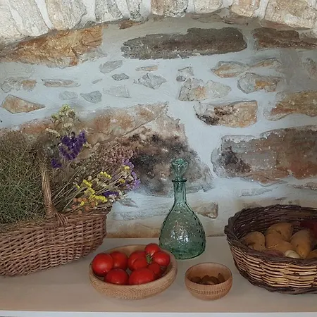 1875 Panoramic Stone House Hébergement de vacances Filótion