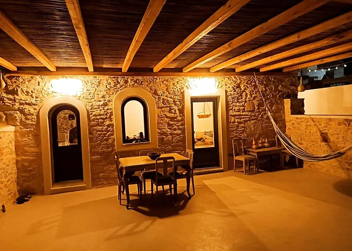 別荘 1875 Panoramic Stone House